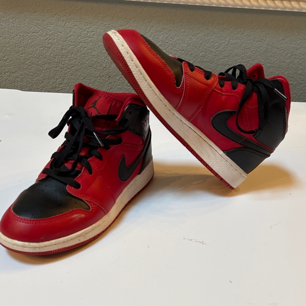 Nike Kids Shoes Red and Black